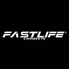 Logo von Fastlife Carmeets auf schwarzem Hintergrund.